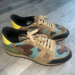Authentic Valentino sneakers, worn it only a few times. Valentino Size 41 / US 8